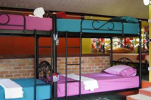Dorm Des Fleurs Hostel Као-Лак Екстер'єр фото